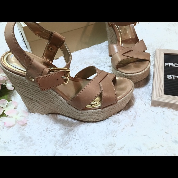 Michael Kors Wedges - Picture 3 of 5